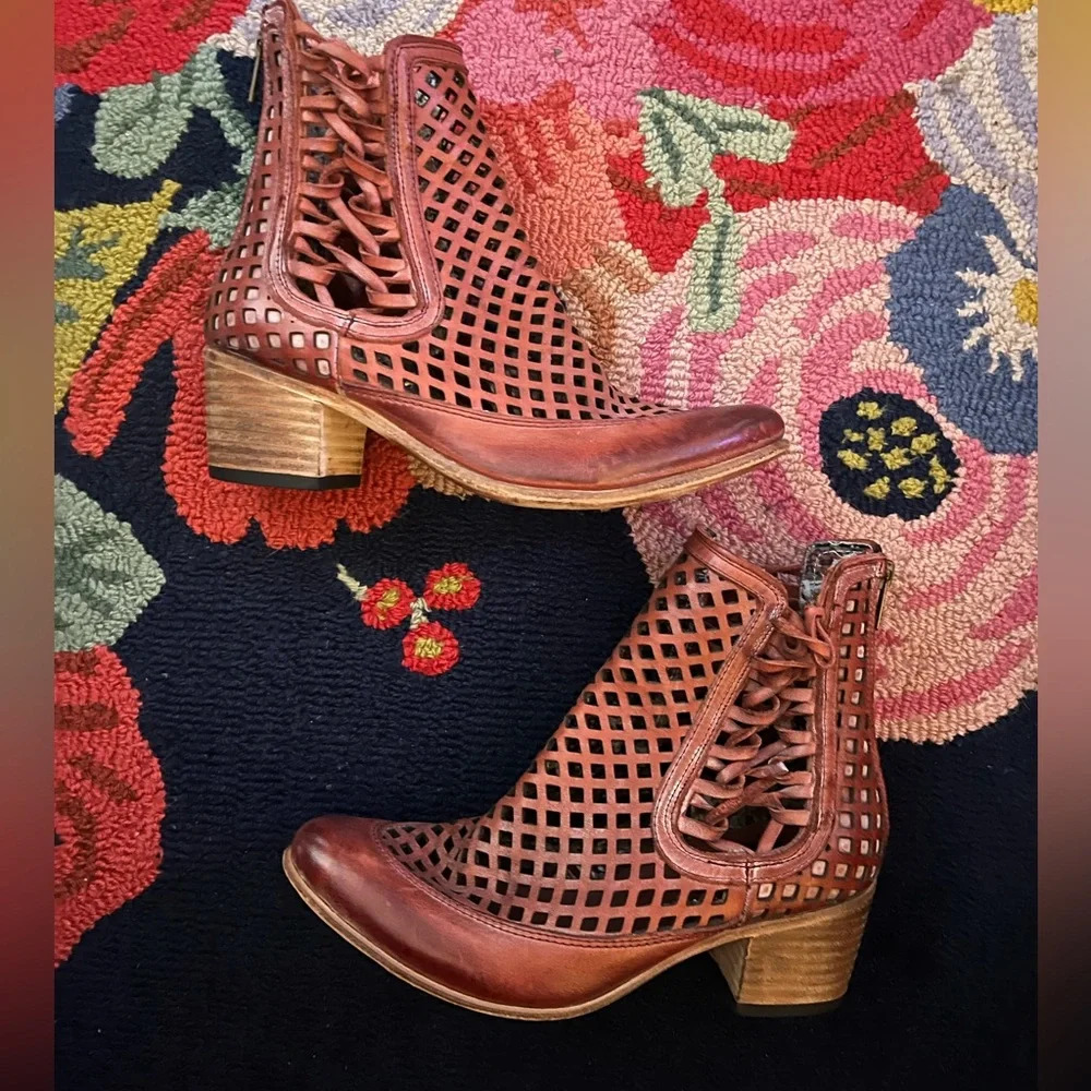 Freebird by Steven Lazor Leather Ankle Boot - Picture 1 of 6